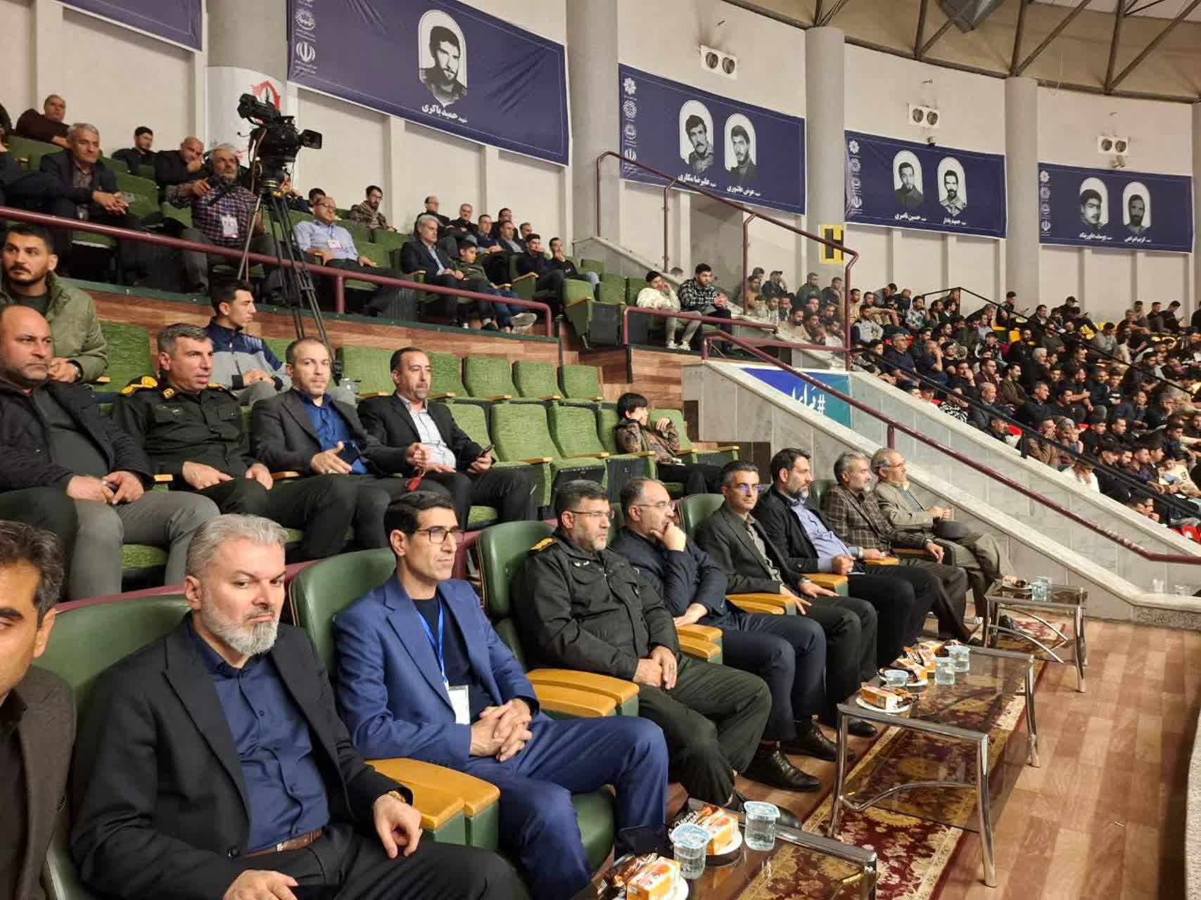 حضور استاندار آذربایجانغربی در ورزشگاه غدیر ارومیه + تصاویر