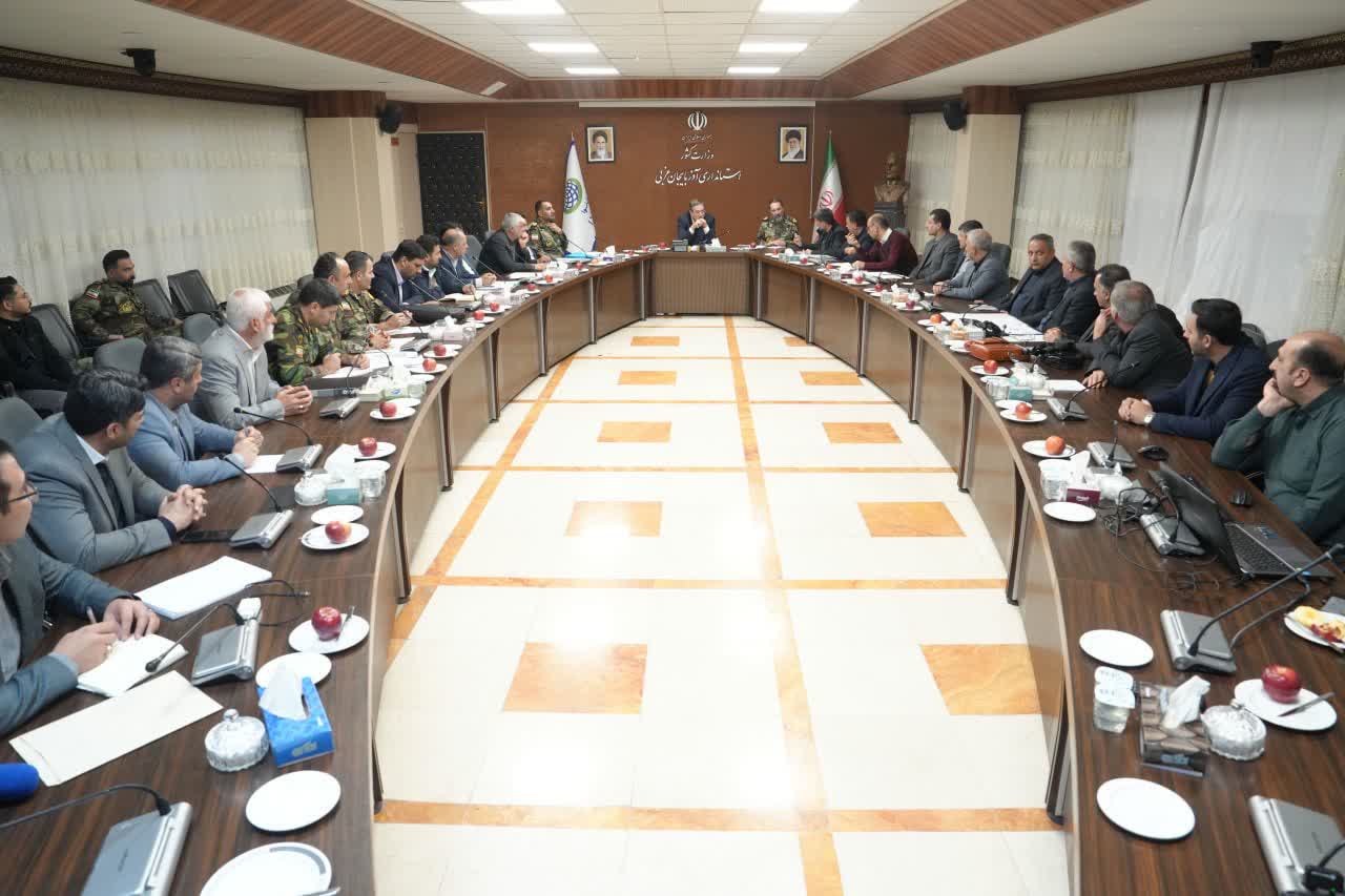 برگزاری جلسه کمیسیون ماده 5 آذربایجانغربی + تصاویر