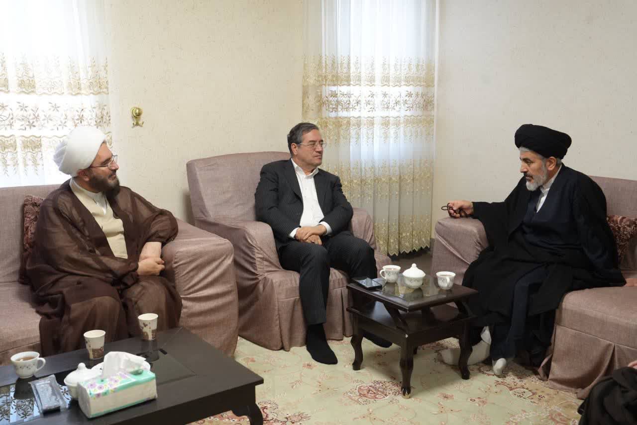 برگزاری نشست مشترک رئیس شورای سیاستگذاری ائمه جمعه کشور، نماینده ولی فقیه در استان و استاندار آذربایجانغربی