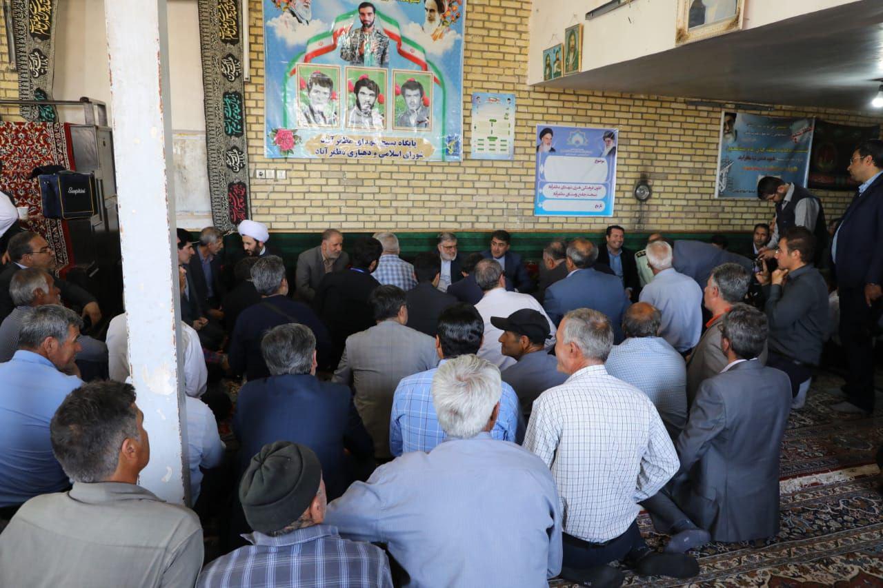 حضور استاندار آذربایجانغربی در جمع مردم روستای مظفرآباد بخش ایواوغلی