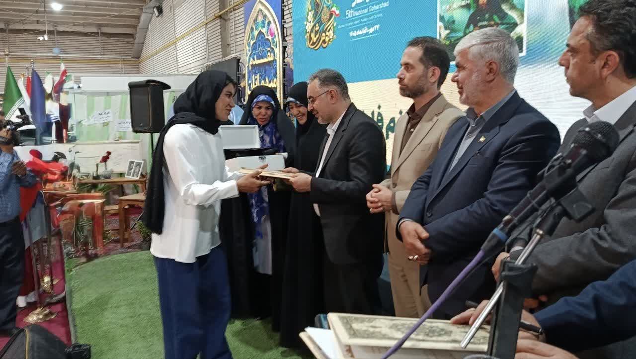 نوآوری در پوشاک ایرانی، مسیر ترویج هنرمندانه فرهنگ و هویت ایرانی و اسلامی است