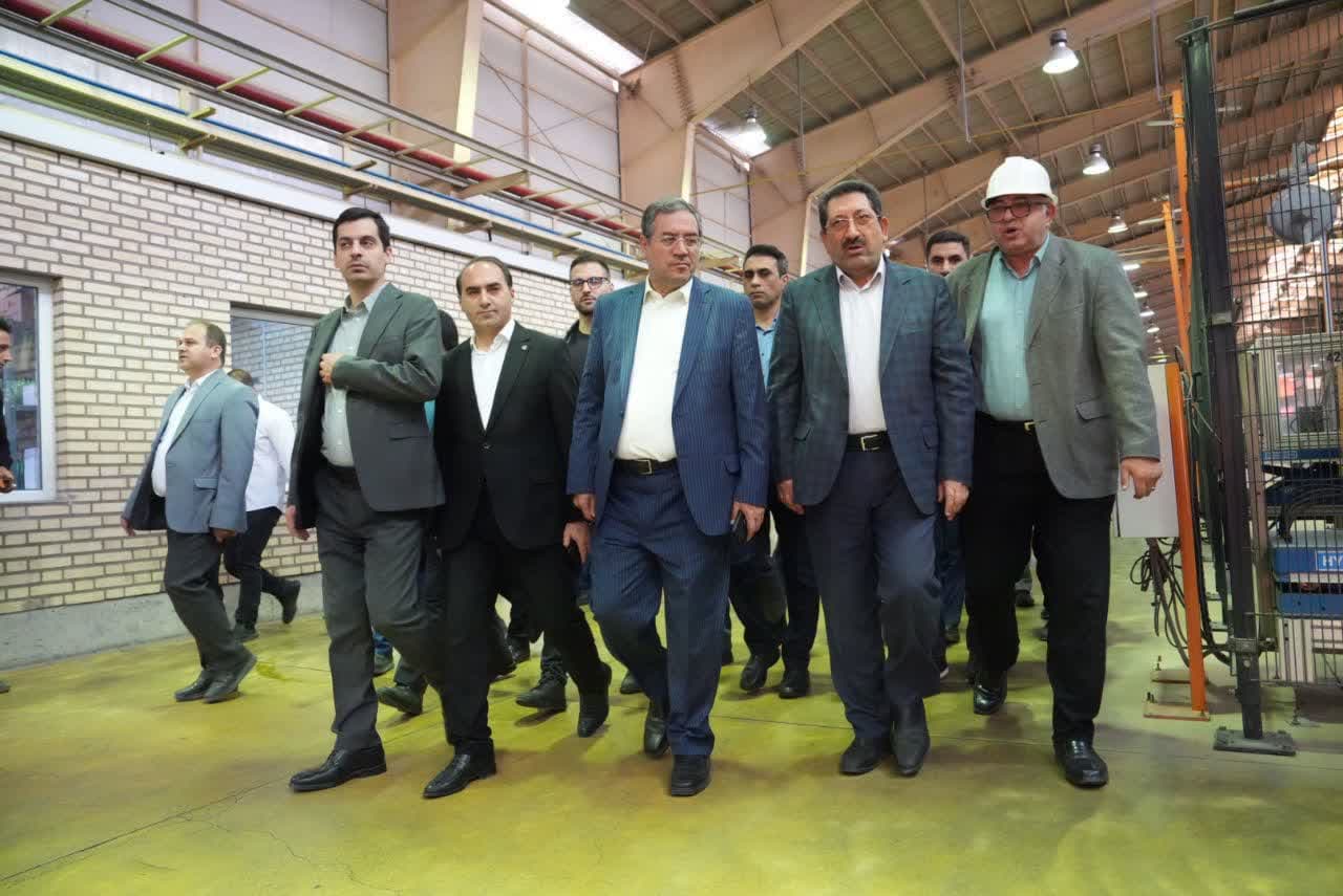 بازدید وزیر صمت و استاندار آذربایجانغربی از شرکت صنایع شیشه زابسان ارومیه + تصاویر