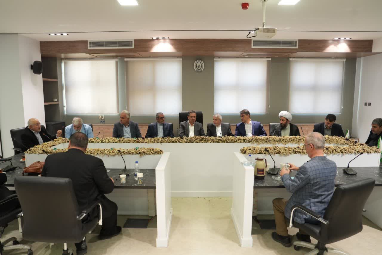 برگزاری آیین اختتامیه همایش بینالمللی شمس و مولانا در خوی + تصاویر