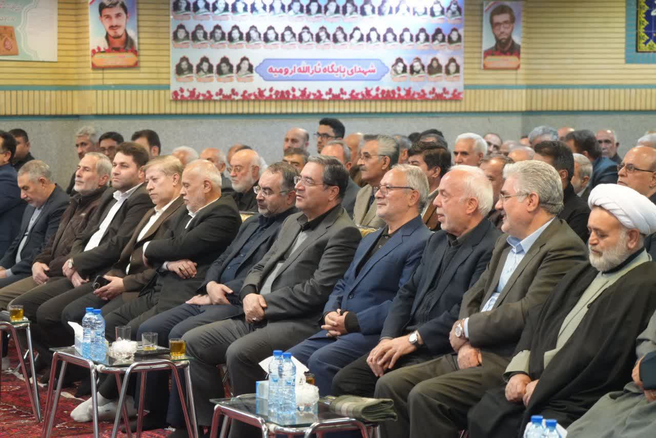 دیدار استاندار آذربایجانغربی با هیئتیها و رزمندگان پایگاه ثارالله ارومیه + تصاویر