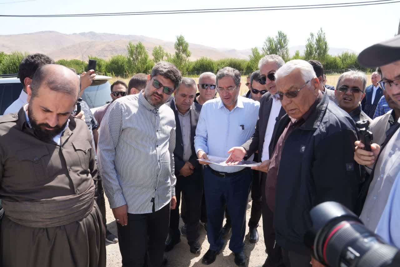 بازدید استاندار آذربایجانغربی از عملیات راهسازی محور نقده - پیرانشهر + تصاویر