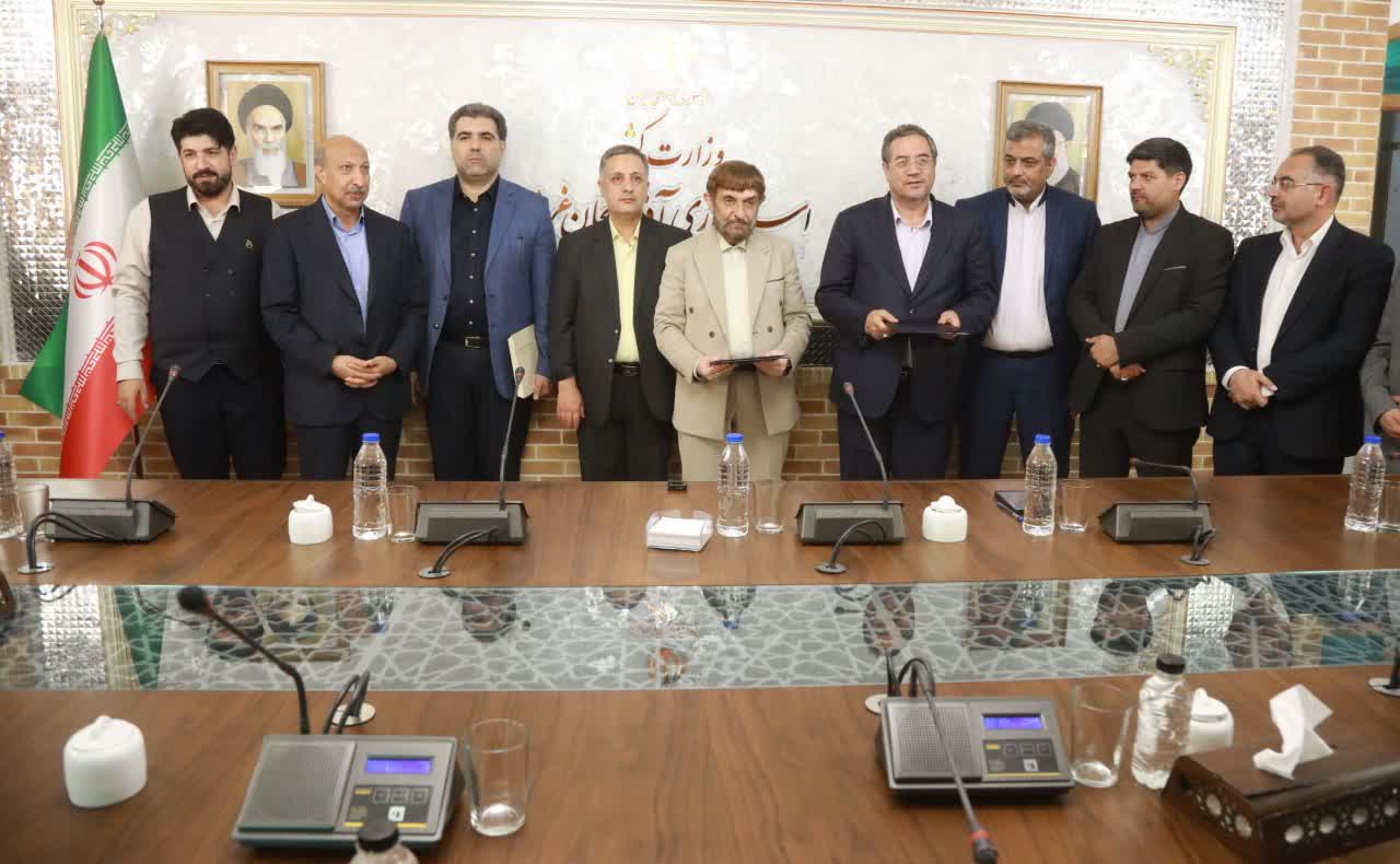 دیدار رئیس ستاد آبادانی و پیشرفت 4040 منظومه روستایی کشور با استاندار آذربایجانغربی + تصاویر