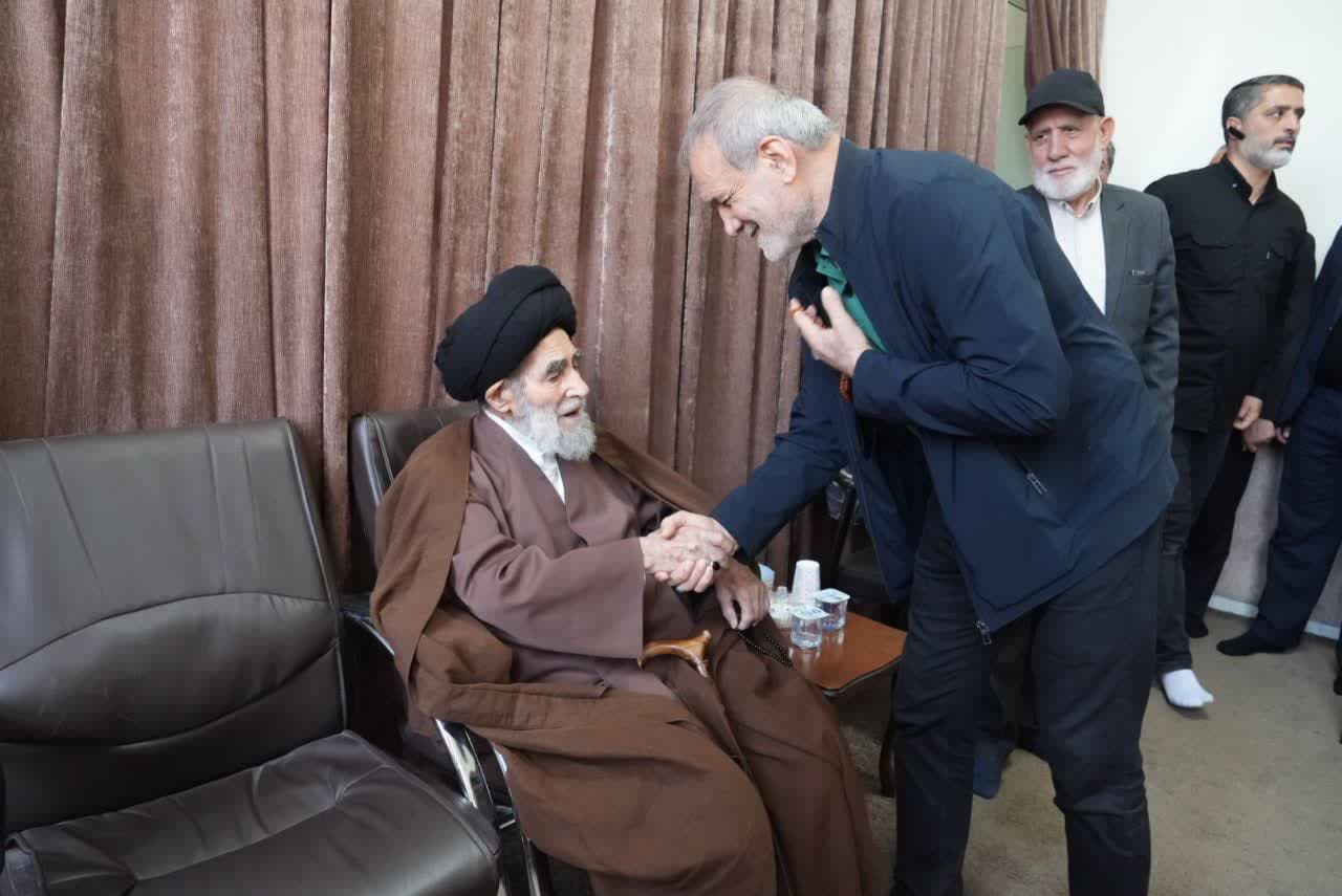 حضور رئیسجمهور در نماز جمعه ارومیه + تصاویر