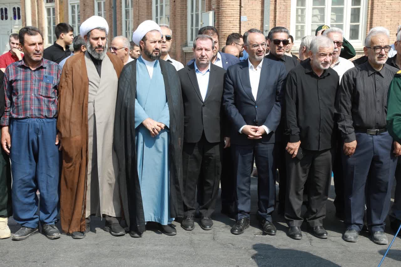 تشییع پیکر مطهر دو شهید تازهتفحصشده در ارومیه + تصاویر