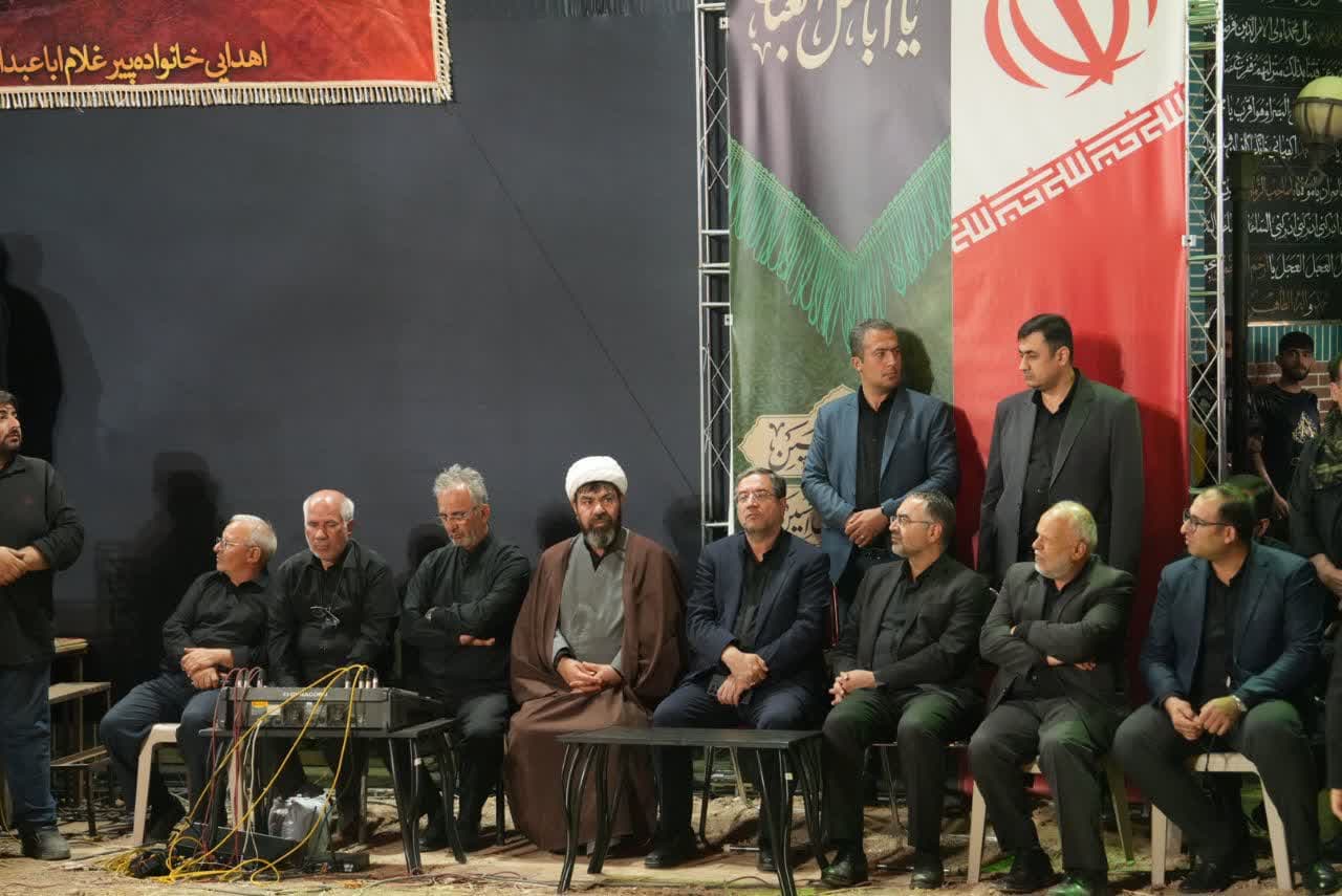 برگزاری آیین عزاداری شب عاشورای شهادت اباعبدالله الحسین (ع) در مسجد مهدیالقدم ارومیه + تصاویر