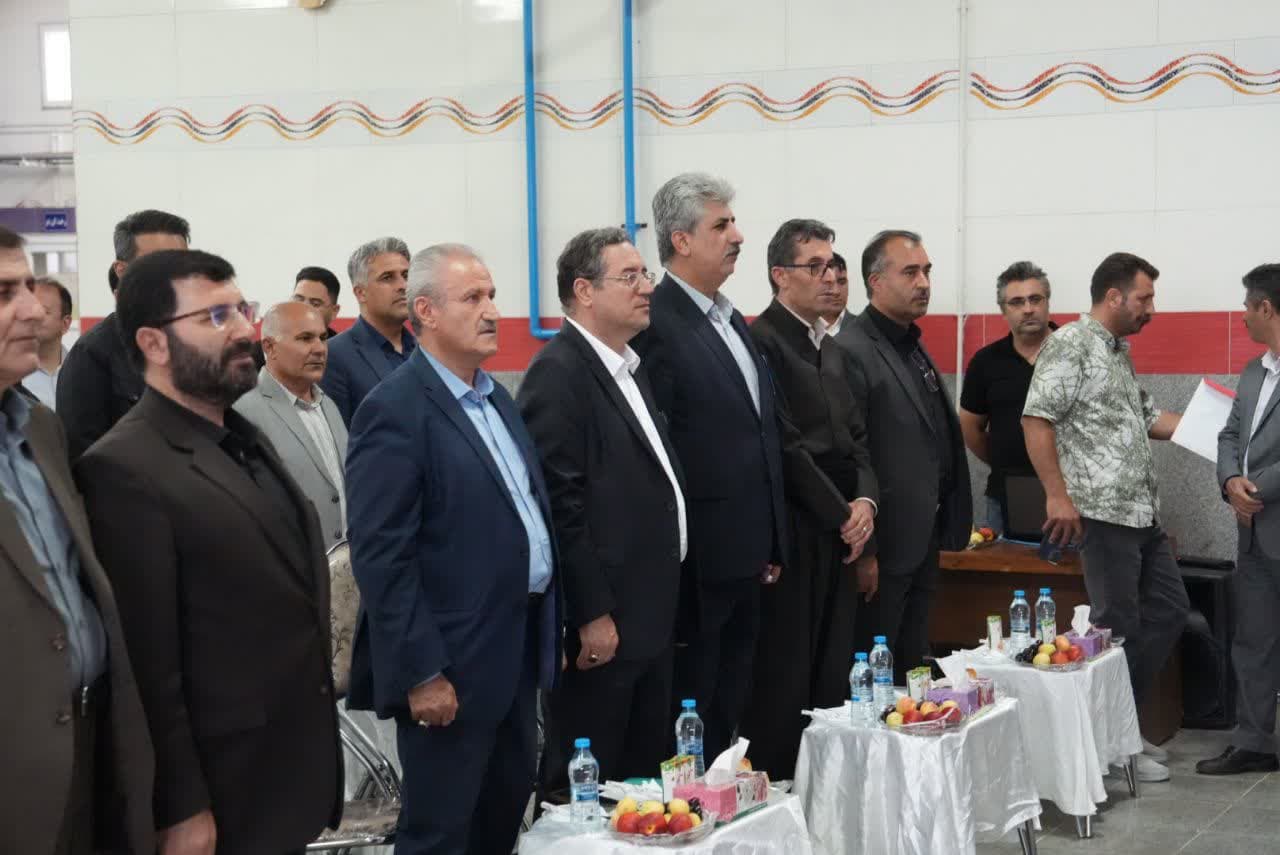 بازدید استاندار آذربایجانغربی از مجتمع زنجیرهای هما مرغ مهاباد + تصاویر