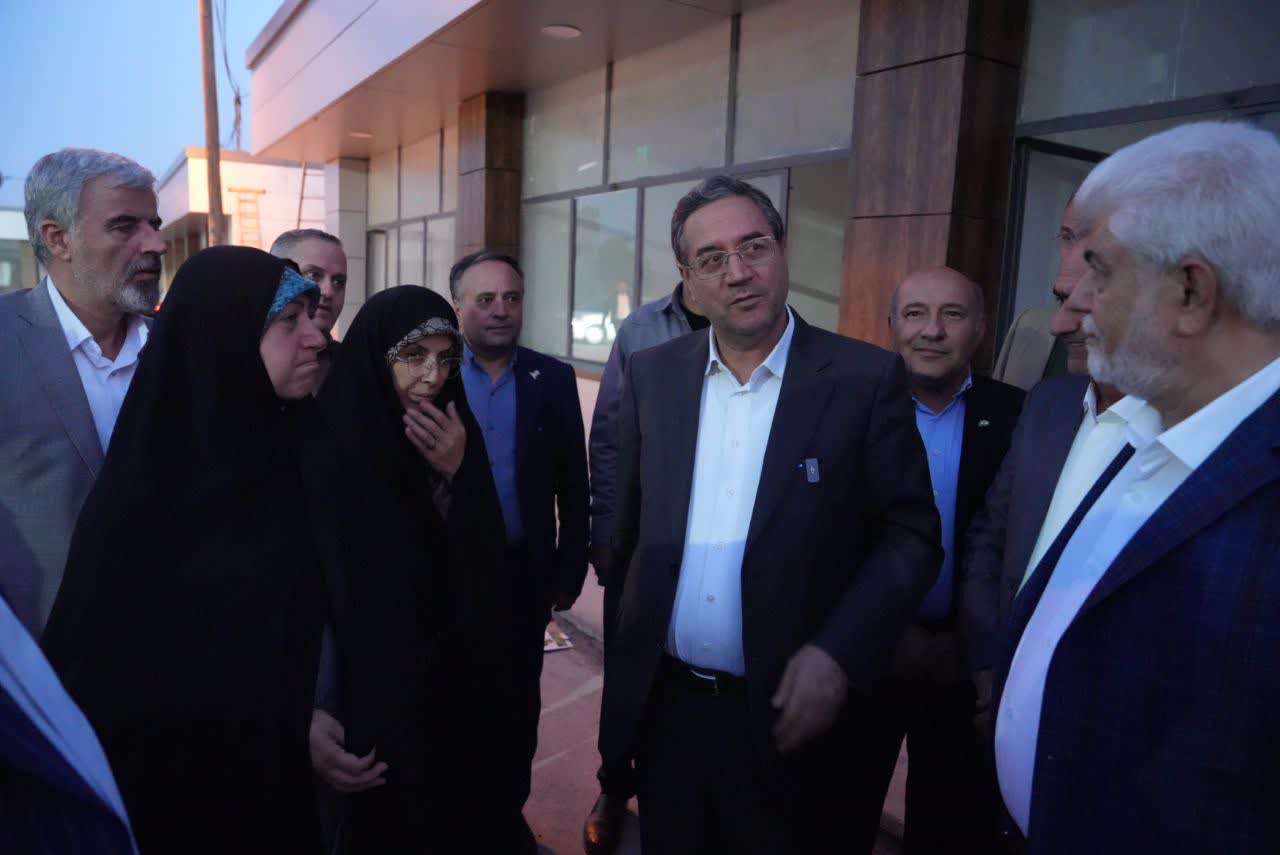 بازدید استاندار آذربایجانغربی و اعضای کمیسیون بهداشت مجلس از بازارچه ساریسو + تصاویر