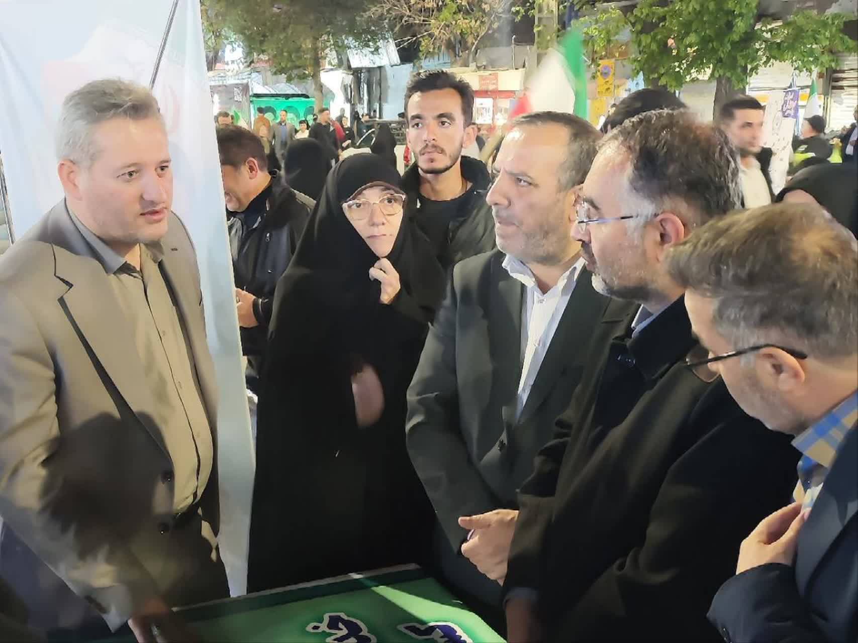 حضور مدیران اقتصادی و بانکی آذربایجانغربی در میز خدمت رزمگاههای شبانه ارومیه + تصاویر