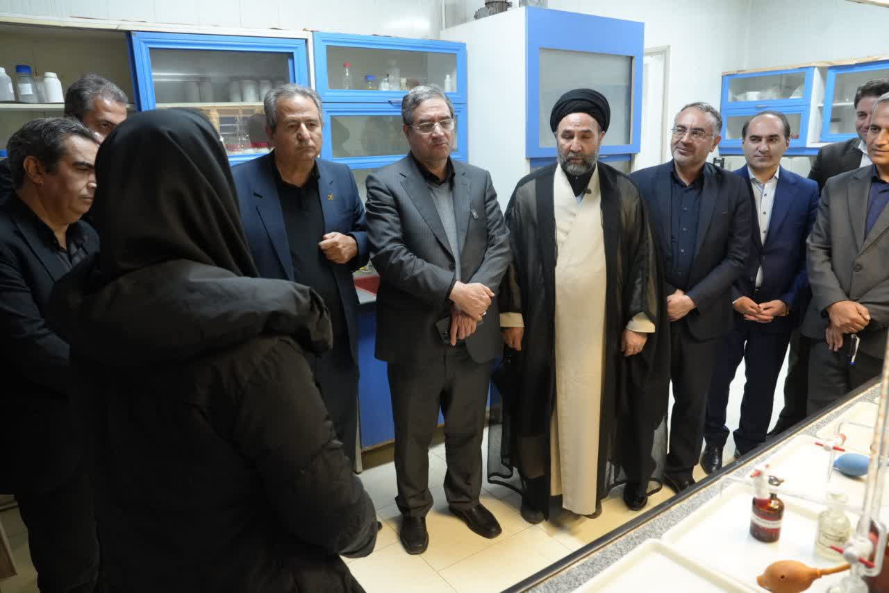 بازدید استاندار آذربایجانغربی از شرکت کیمیا کلر کبودان در ارومیه + تصاویر
