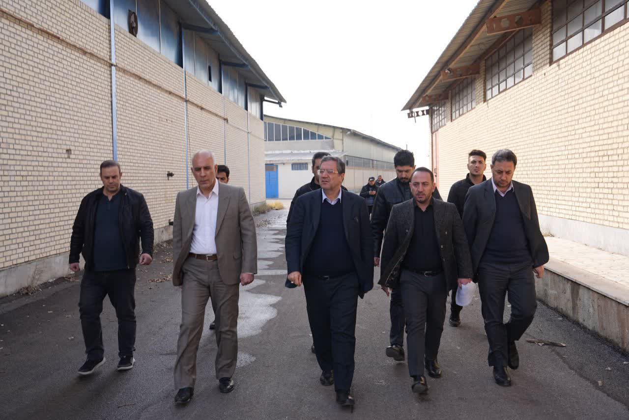 بازدید استاندار آذربایجان‌غربی از انبار اموال تملیکی در ارومیه + تصاویر