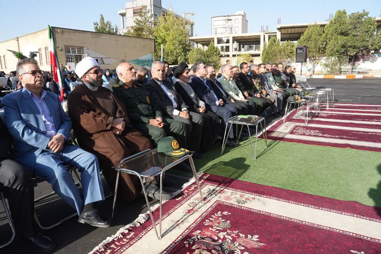 زنگ مهر در آذربایجانغربی با گرامیداشت شهدای دانشآموز به صدا درآمد + تصاویر