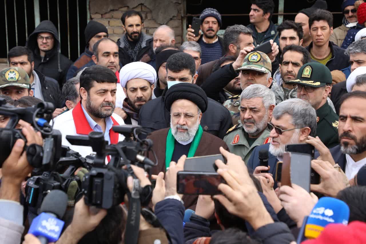 آلبوم تصویری / بازدید رئیس جمهور از روند اسکان اضطراری و برخی از مناطق زلزلهزده شهرستان خوی