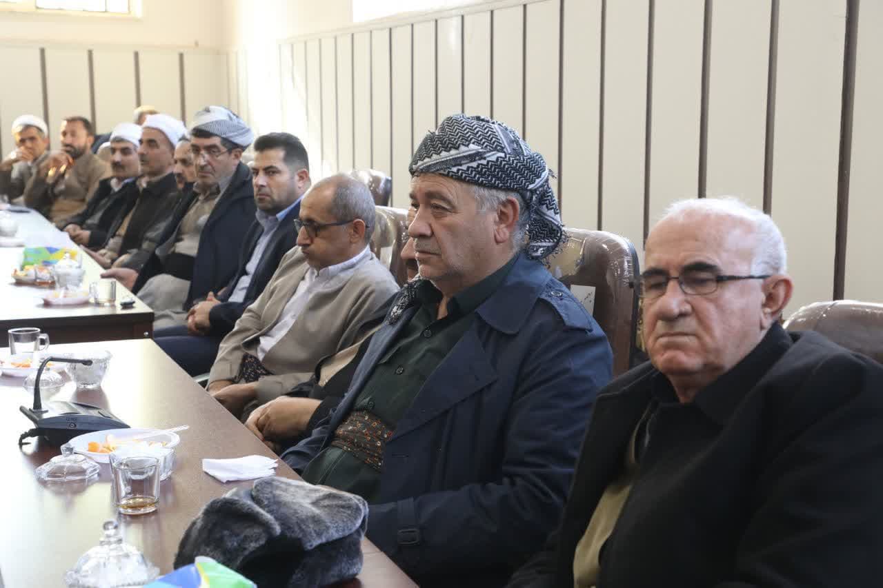 آلبوم تصویری / دیدار استاندار آذربایجانغربی با جمعی از روحانیون، سران طوایف و عشایر شهرستان پیرانشهر