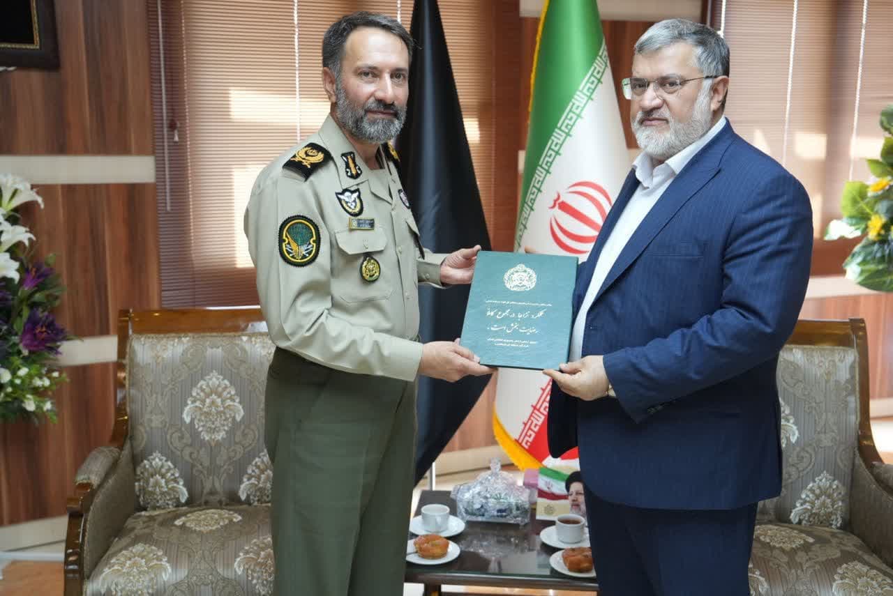دیدار فرمانده قرارگاه شمال غرب نیروی زمینی ارتش جمهوری اسلامی با استاندار آذربایجانغربی + تصاویر