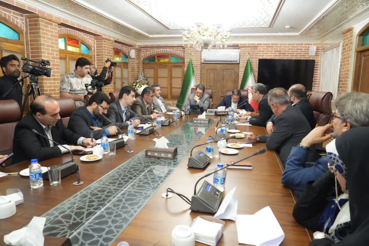 برگزاری نشست مشترک وزیر صمت و استاندار آذربایجانغربی با اعضای مجمع نمایندگان استان در مجلس + تصاویر