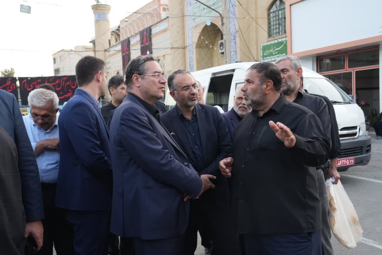 بازدید استاندار آذربایجانغربی از روند فعالیت نانوایی سیار صلواتی در ارومیه + تصاویر