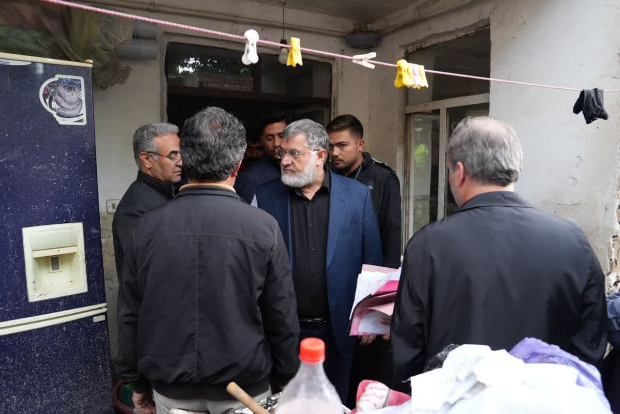 آلبوم تصویری / بازدید استاندار آذربایجان غربی از روند امدادرسانی به متاثرین از آبگرفتگی در ارومیه