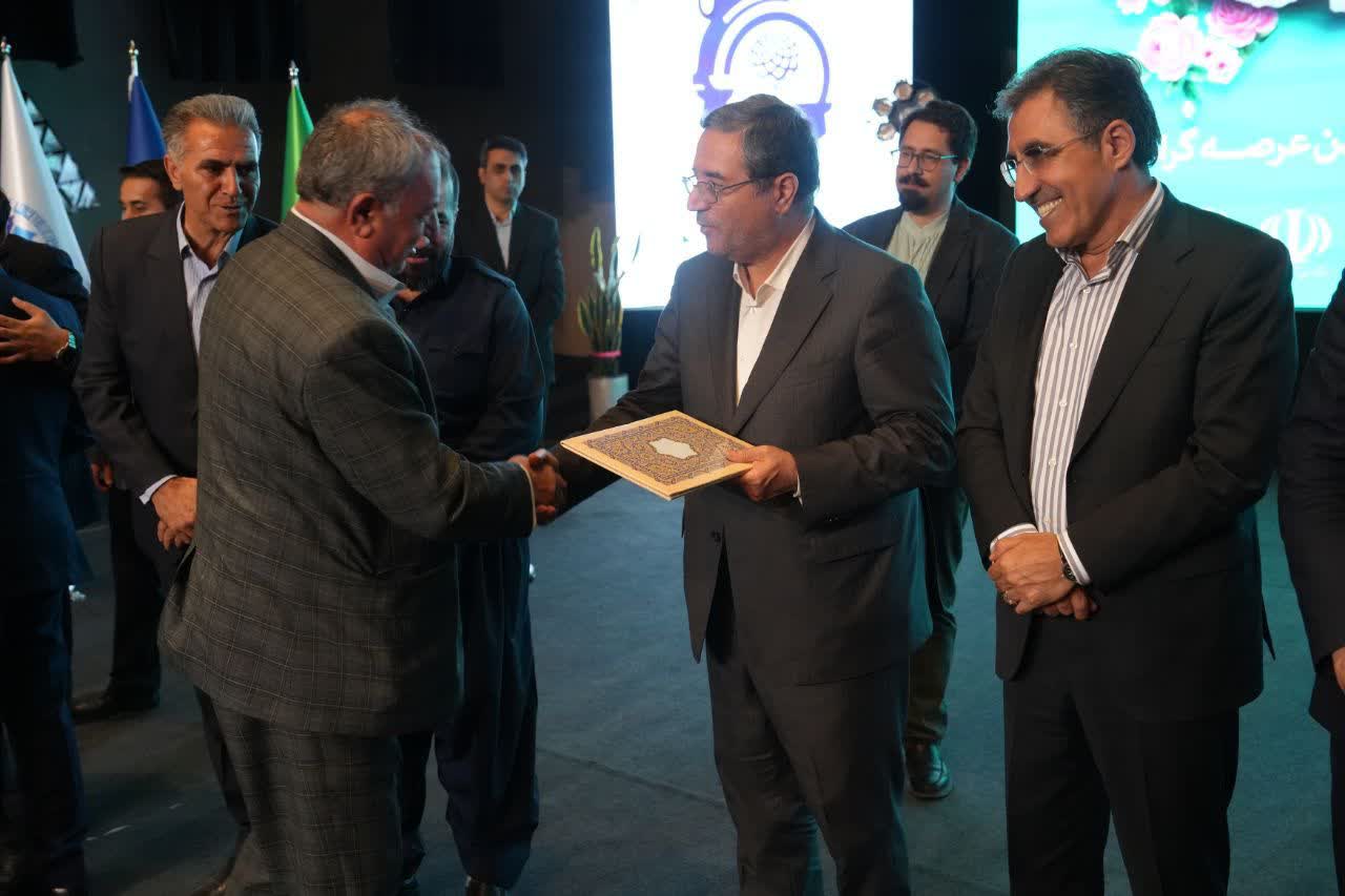 برگزاری آیین تجلیل از صنعتگران، معدنکاران و پیشکسوتان عرصه تولید در آذربایجانغربی + تصاویر