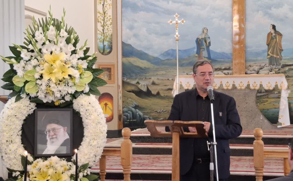 برگزاری مراسم چهلمین روز شهادت رهبر معظم انقلاب در کلیسای کاتولیک آشوری و کلدانی ارومیه + تصاویر