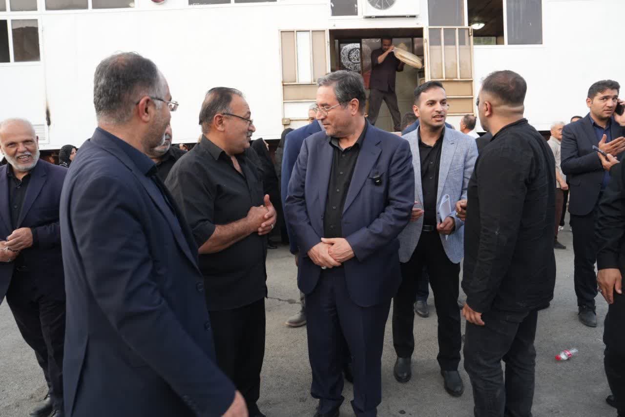 بازدید استاندار آذربایجانغربی از روند فعالیت نانوایی سیار صلواتی در ارومیه + تصاویر