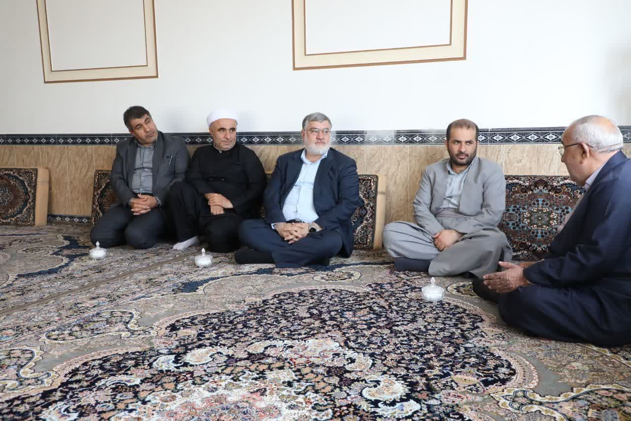 دیدار استاندار آذربایجانغربی با رزمنده سرافراز ملاکریم شمسی + تصاویر