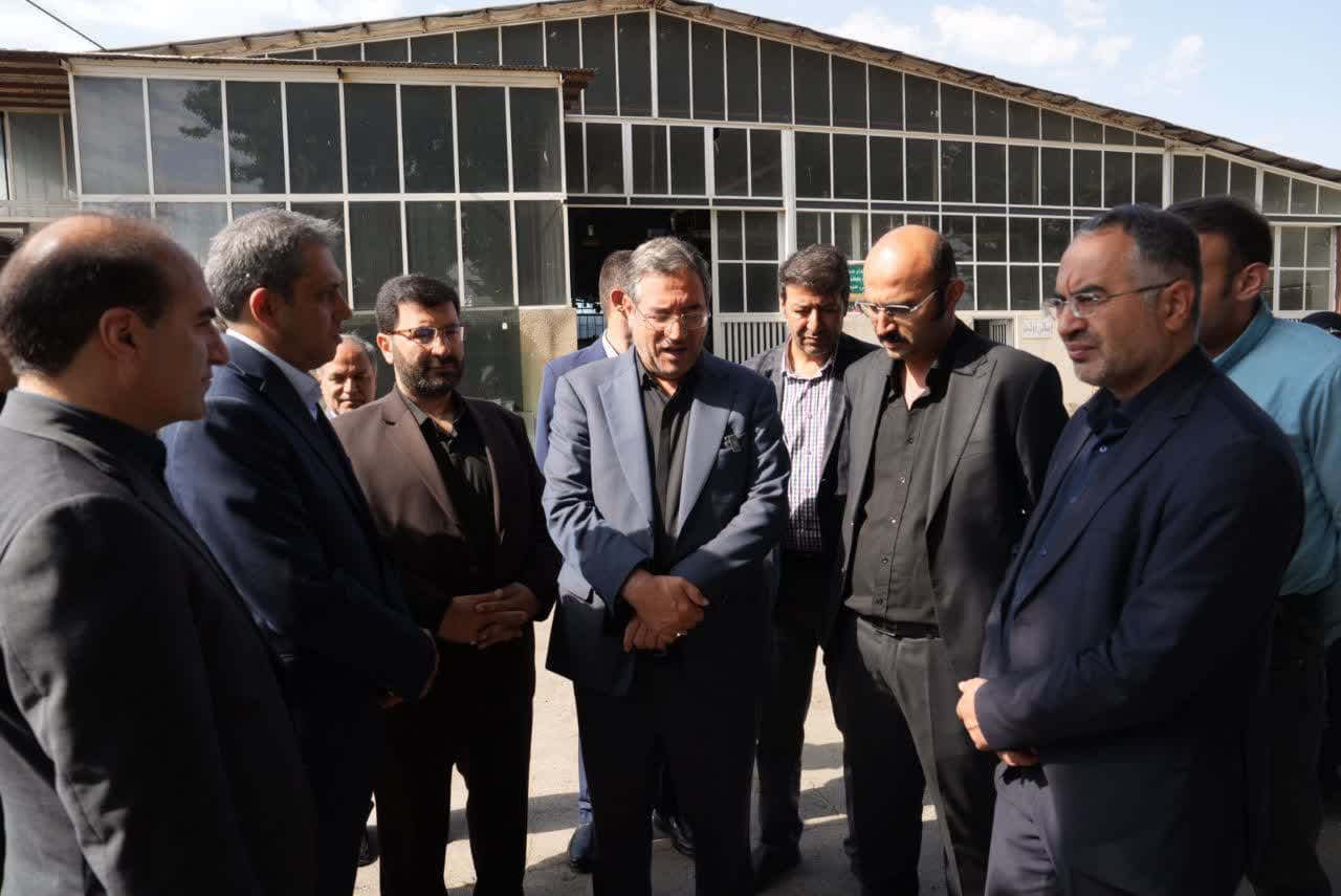 بازدید استاندار آذربایجانغربی از کارخانه اروم آلیاژ + تصاویر