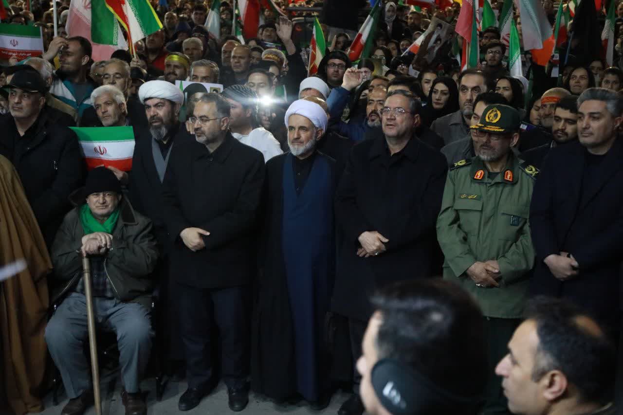 تداوم تجمعات شبانه مردم ارومیه + تصاویر