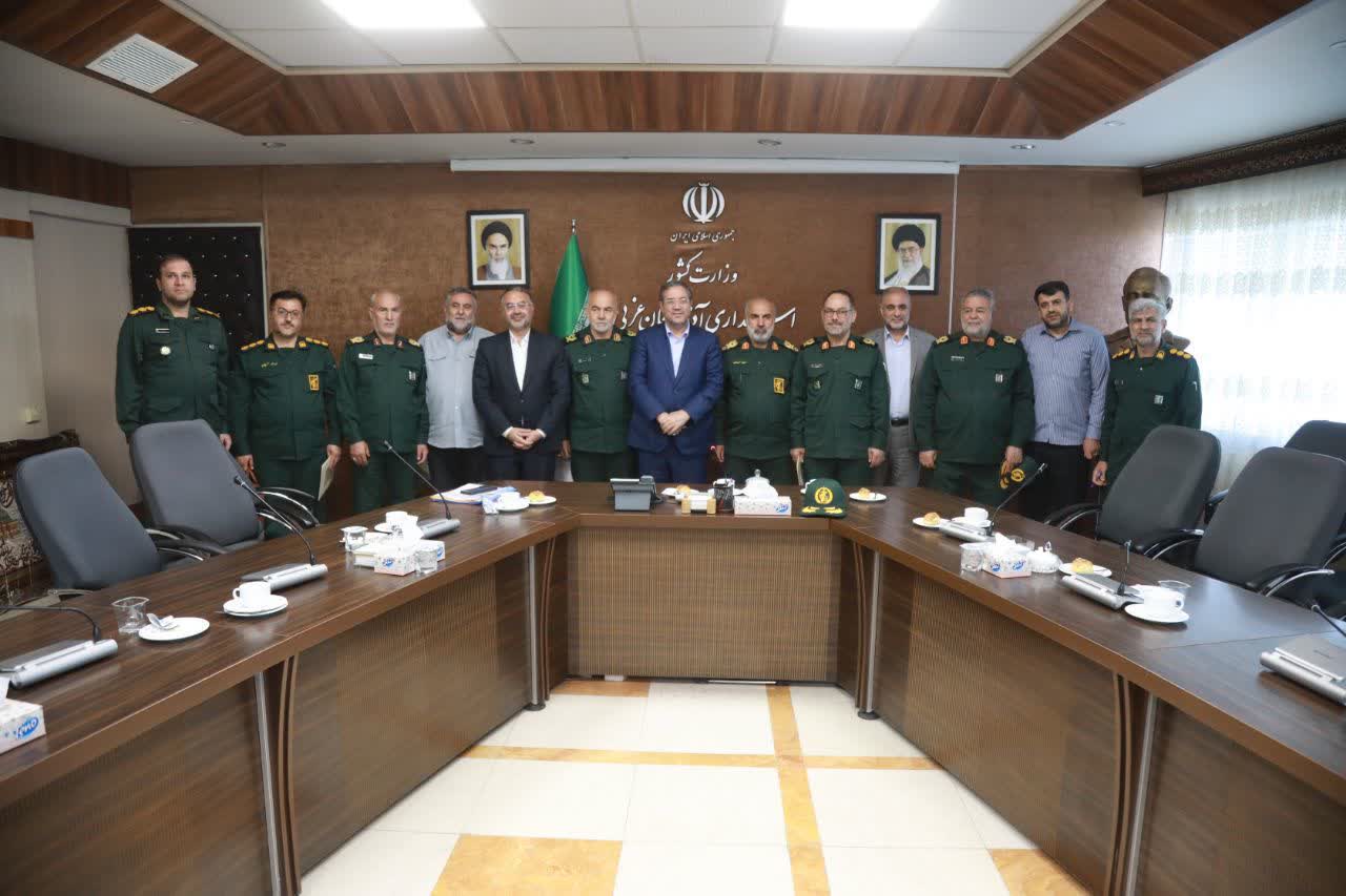 دیدار جمعی از فرماندهان سپاه با استاندار آذربایجانغربی + تصاویر