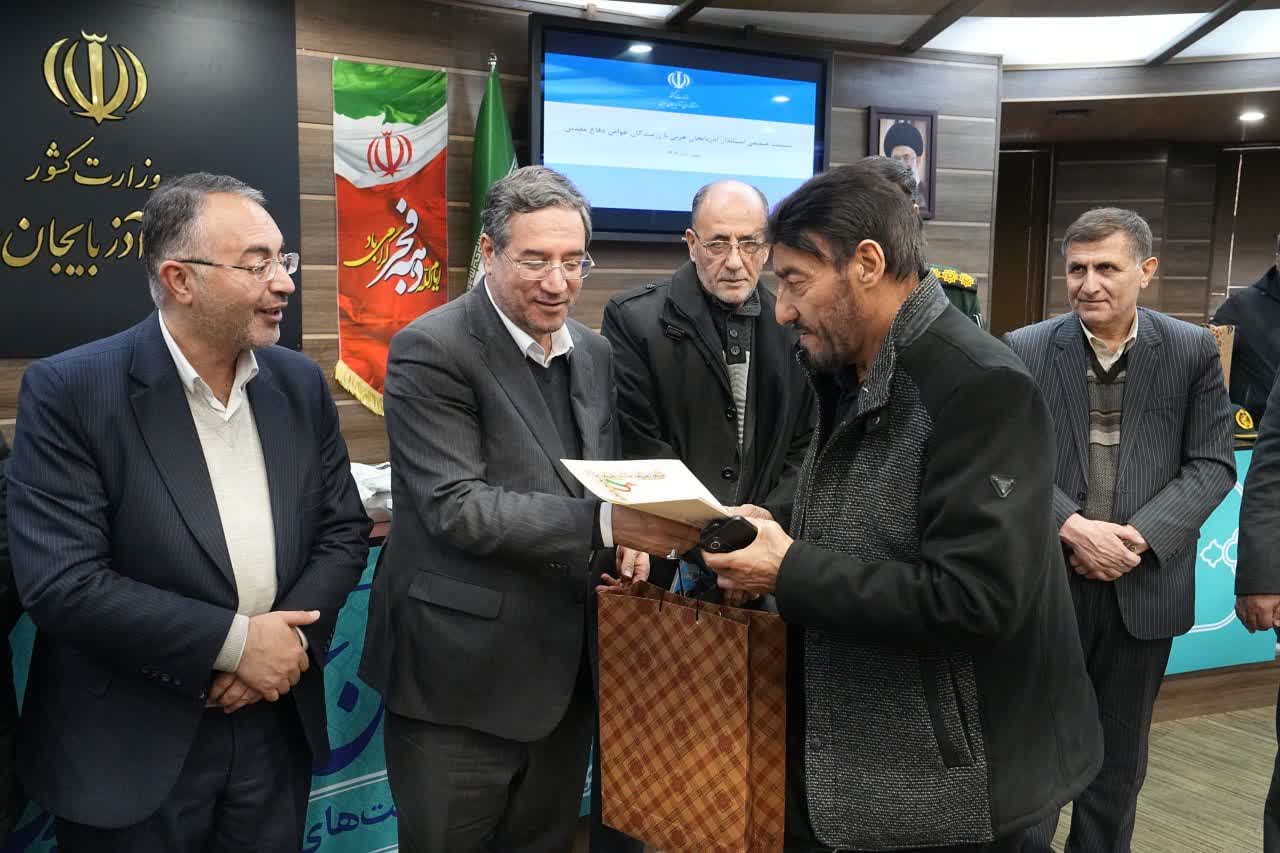 برگزاری نشست صمیمی استاندار آذربایجان‌غربی با رزمندگان غواص دفاع مقدس + تصاویر