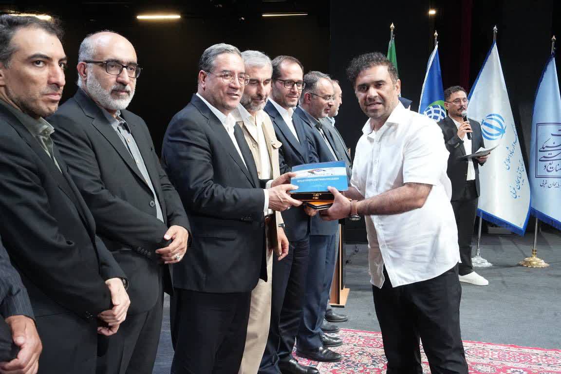 آلبوم تصویری / برگزاری آیین تجلیل از اصحاب فرهنگ و هنر آذربایجانغربی