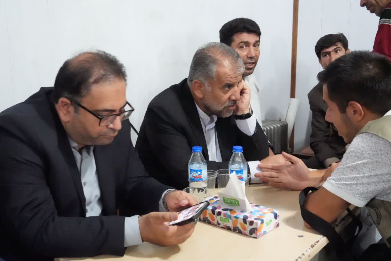 برگزاری میز خدمت محلهمحور بهمناسبت هفته دولت در ارومیه + تصاویر