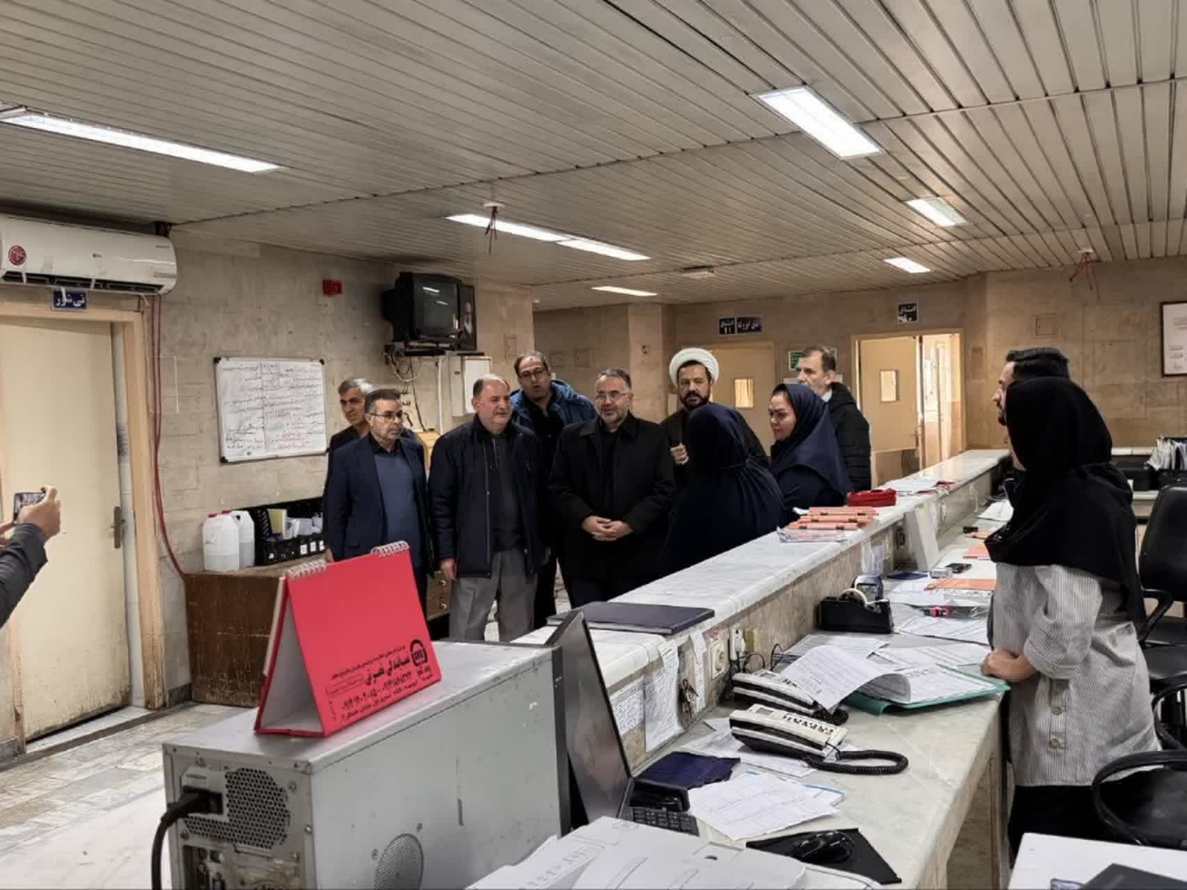 حضور معاون استاندار آذربایجان‌غربی در مرکز آموزشی و درمانی امام خمینی(ره) و تجلیل از تلاشگران عرصه سلامت و درمان