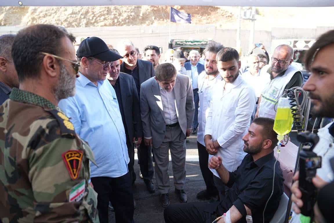 بازدید استاندار آذربایجان‌غربی از روند خدمت‌رسانی به زائران اربعین در پایانه مرزی تمرچین + تصاویر