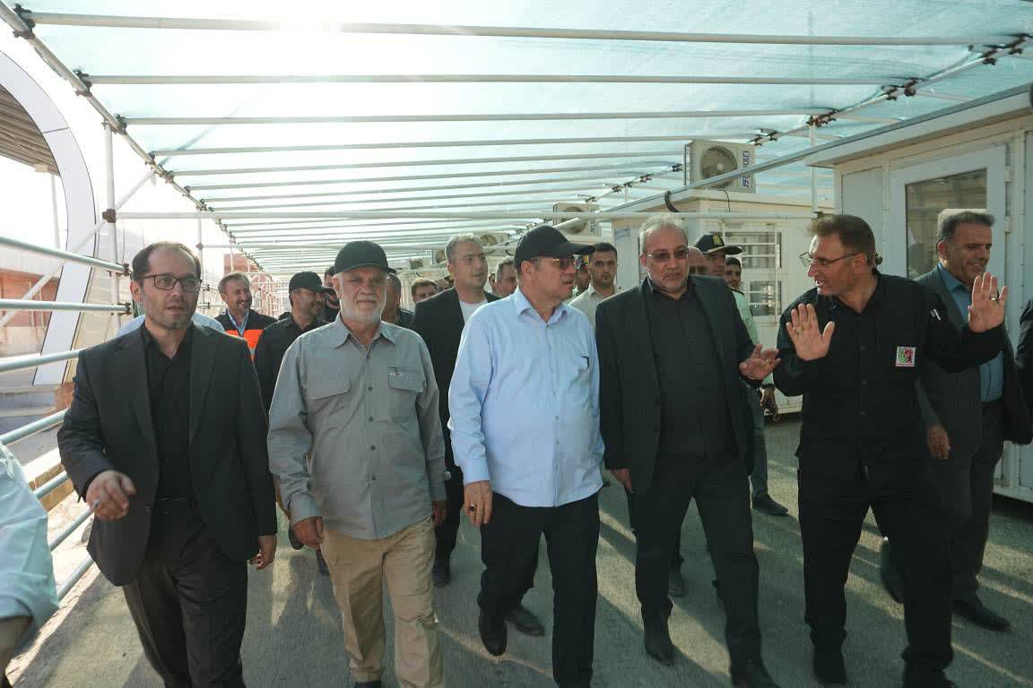 بازدید استاندار آذربایجان‌غربی از روند خدمت‌رسانی به زائران اربعین در پایانه مرزی تمرچین + تصاویر