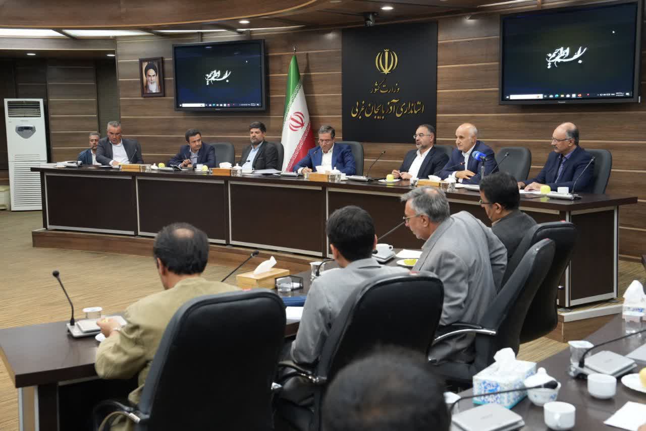 برگزاری جلسه استانی کارگروه ملی نجات دریاچه ارومیه + تصاویر