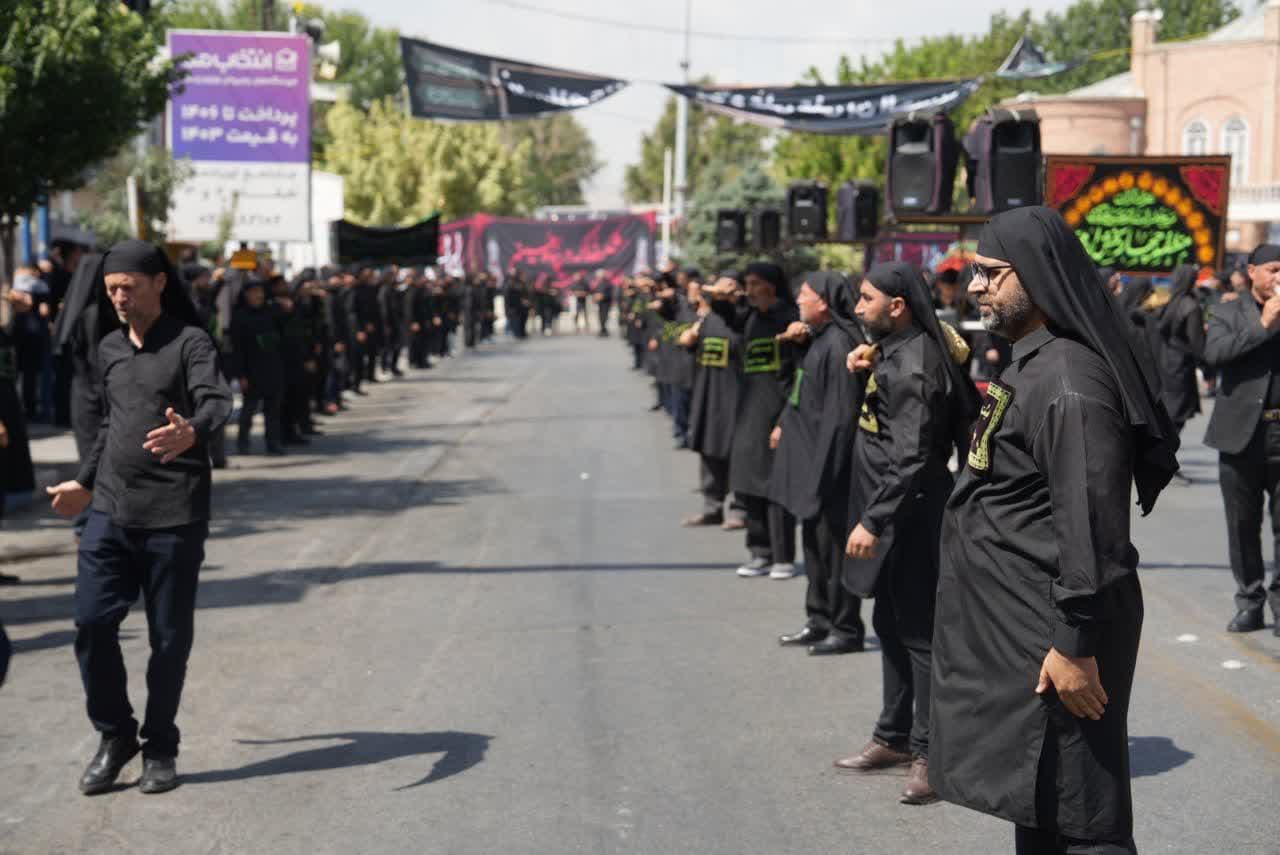 آلبوم تصویری / حضور استاندار آذربایجانغربی در آیین عزاداری تاسوعای حسینی در ارومیه