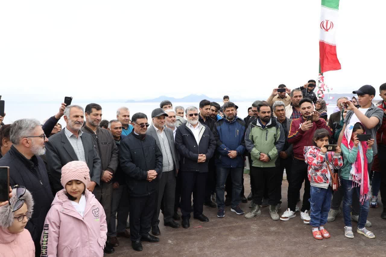 بازدید استاندار آذربایجانغربی از روند آماده سازی محل برگزاری جشنواره فرهنگی، ورزشی و تفریحی دریاچه ارومیه + تصاویر