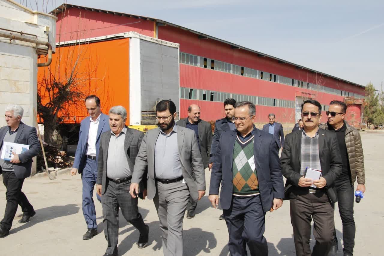 بازدید معاون هماهنگی امور اقتصادی استاندار آذربایجان غربی از دو شرکت تولیدی و صنعتی در ارومیه