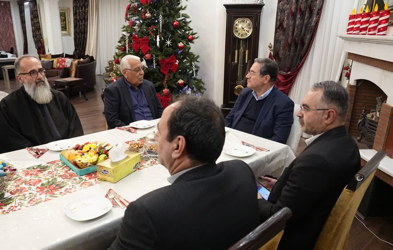 دیدار استاندار آذربایجان‌غربی با خانواده شهید ارمنی ساکو مجنونیانس + تصاویر