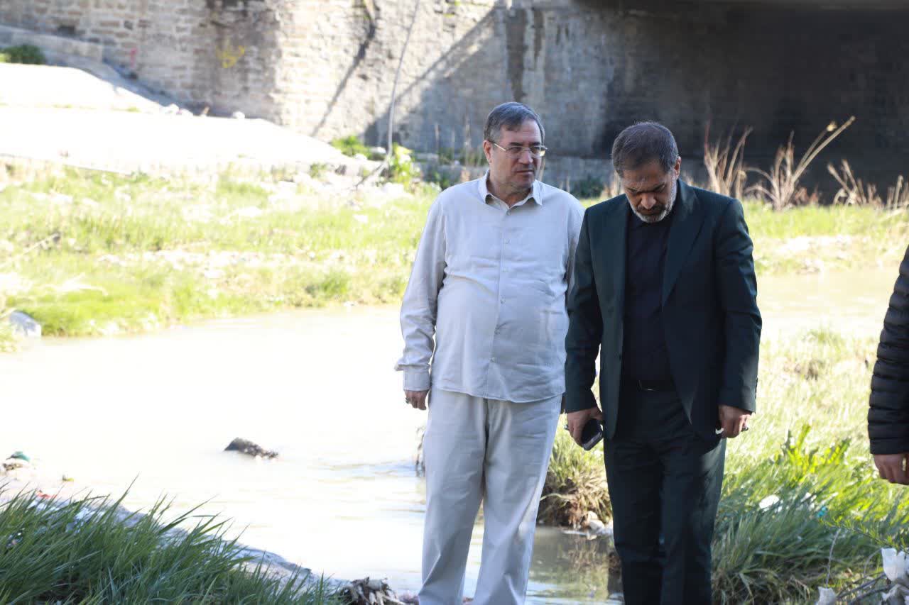 حضور میدانی و بازدید استاندار آذربایجان‌غربی از جریان انتقال آب از رودخانه‌های حوضه آبریز به دریاچه ارومیه + تصاویر