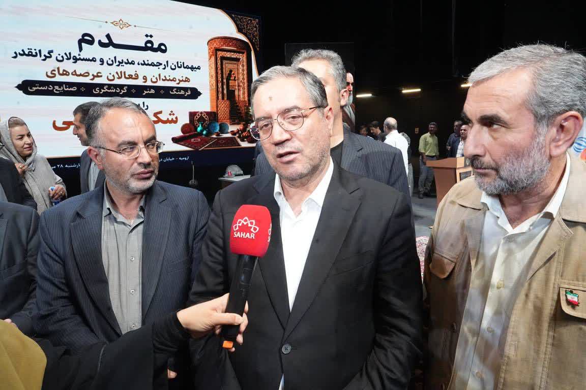 آلبوم تصویری / برگزاری آیین تجلیل از اصحاب فرهنگ و هنر آذربایجانغربی