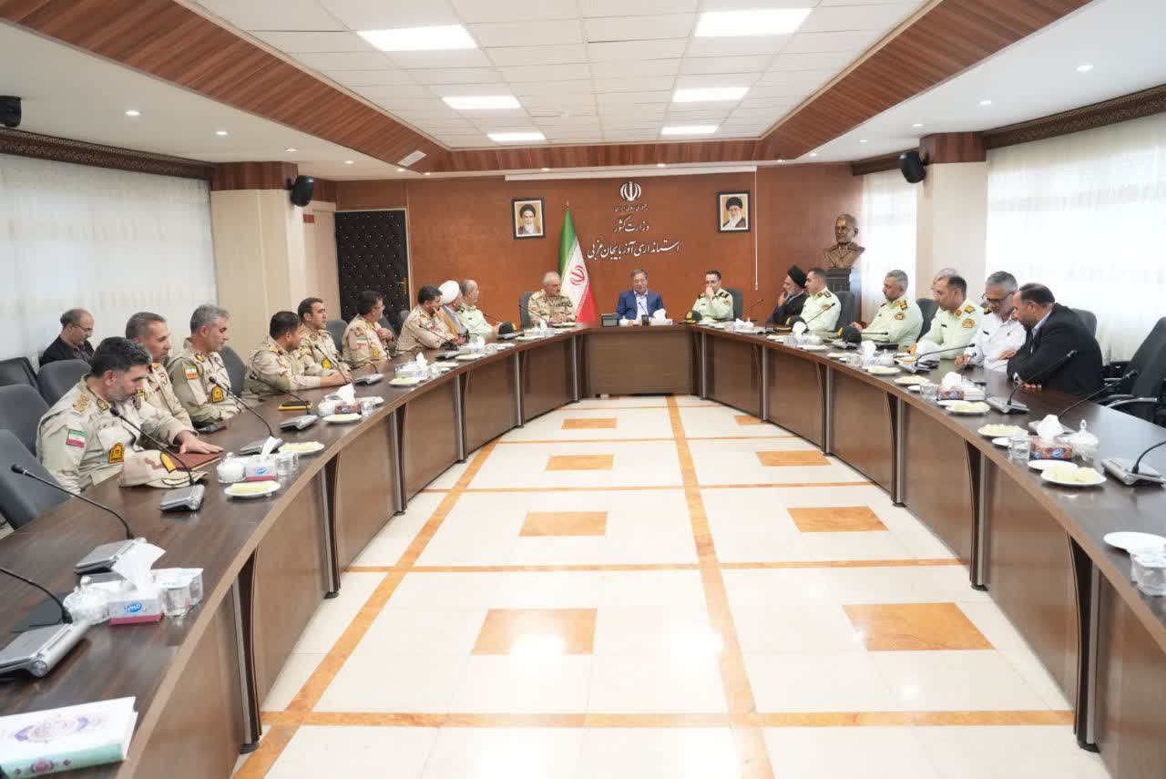 دیدار فرماندهان انتظامی و مرزبانی استان با استاندار آذربایجانغربی + تصاویر