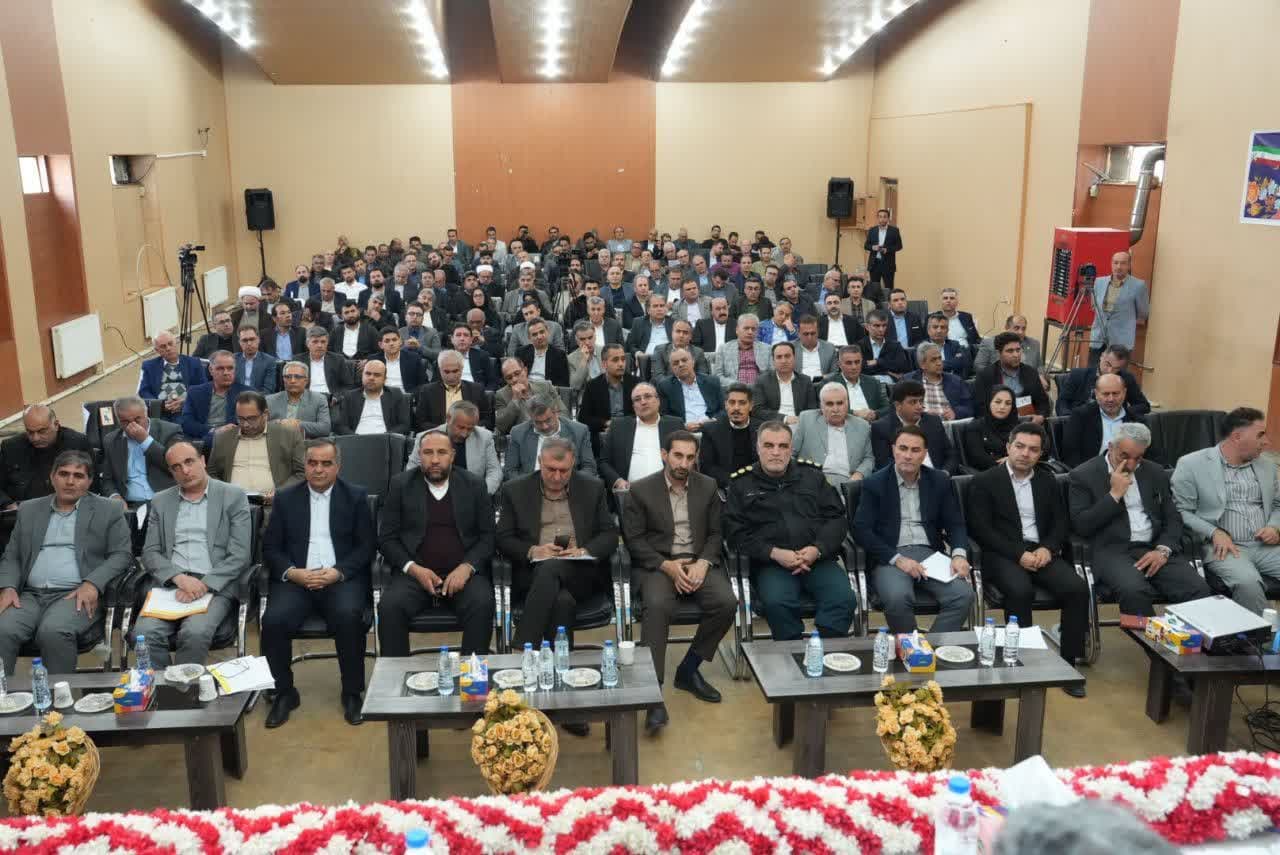 آلبوم تصویری / نشست جمعی از فعالان اقتصادی و سرمایهگذاران شهرستان بوکان با استاندار آذربایجانغربی