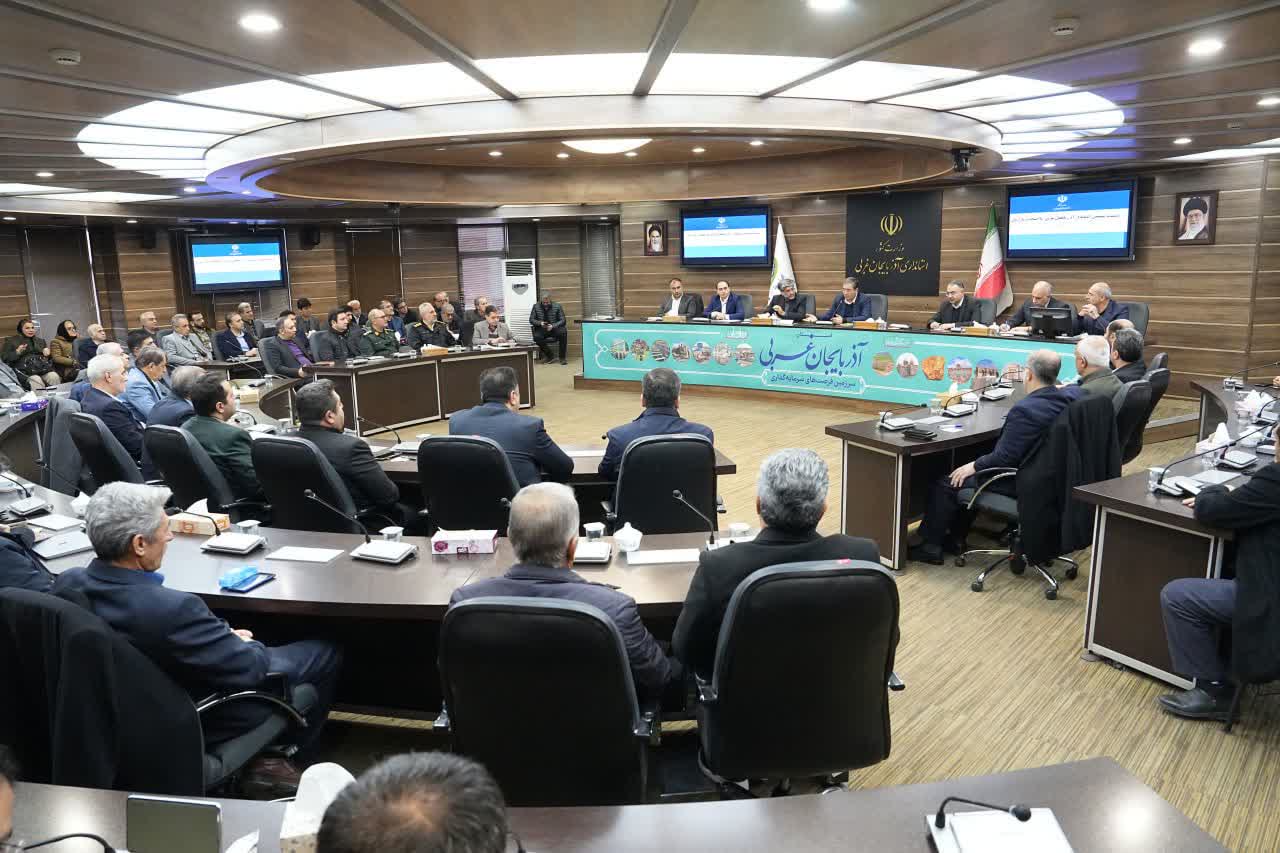 برگزاری نشست صمیمی استاندار آذربایجان‌غربی با اصناف و بازاریان استان + تصاویر