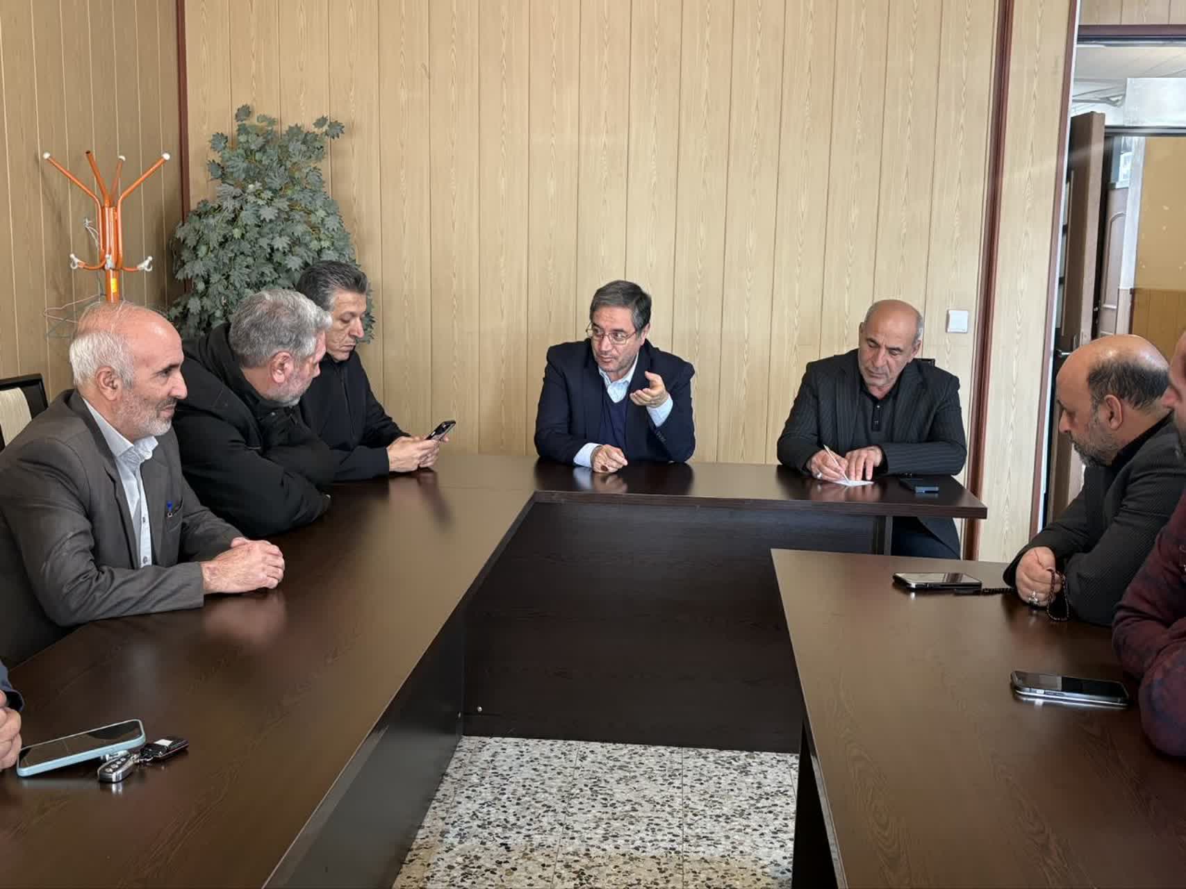 جلسه هماهنگی کنترل بازار و تسریع خدمات‌رسانی به مردم + تصاویر