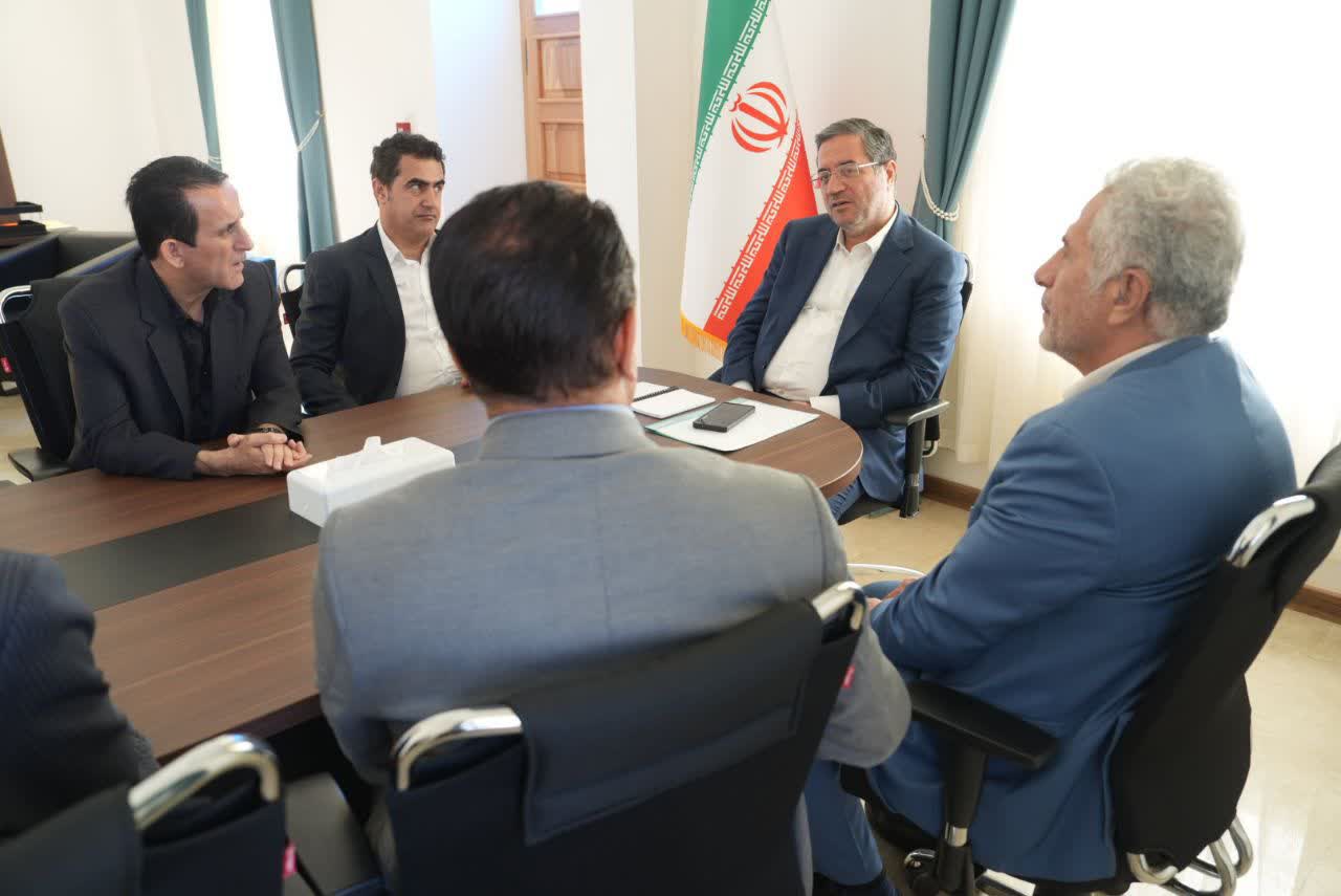 دیدار رئیس فدراسیون ناشنوایان کشور با استاندار آذربایجانغربی + تصاویر